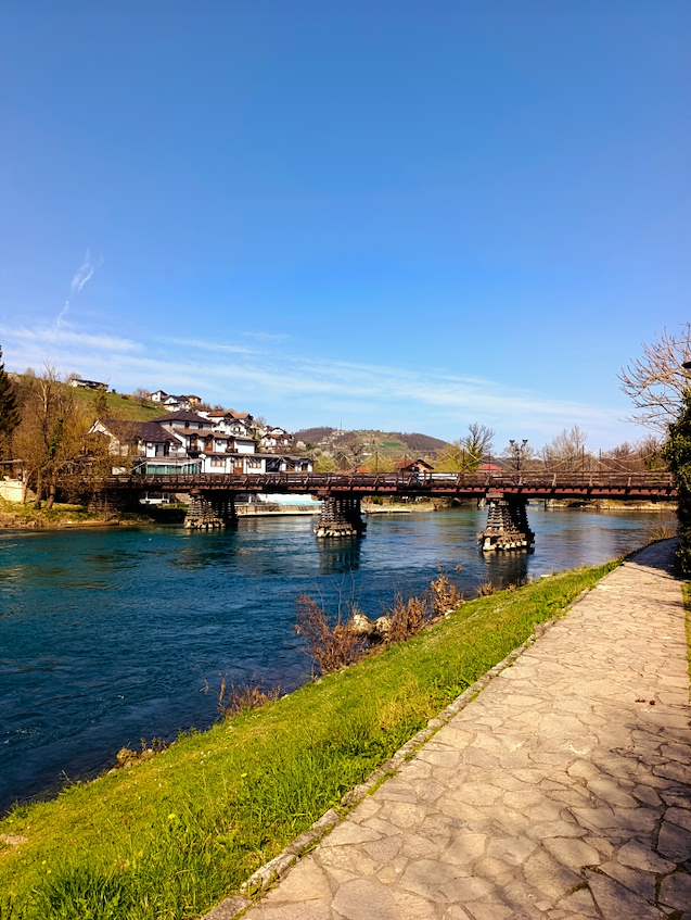 MOSTOVI