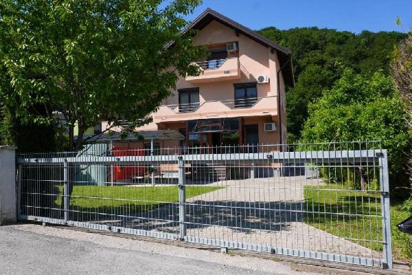KUĆA ZA ODMOR VILLA PLAVNO-UNA SOUL